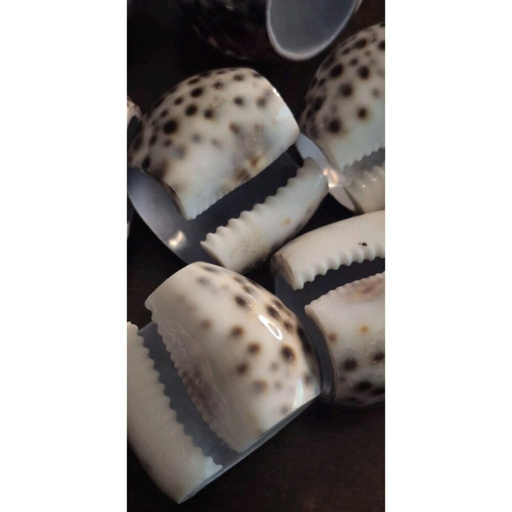 Set Of (12) 1iger Leopard Cowrie Shell Starburst Hand Carved Napkin Rings - Picture 5 of 9